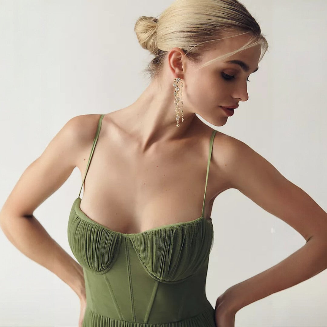 Aava | Elegantti Mekko Viehätysvoimalla