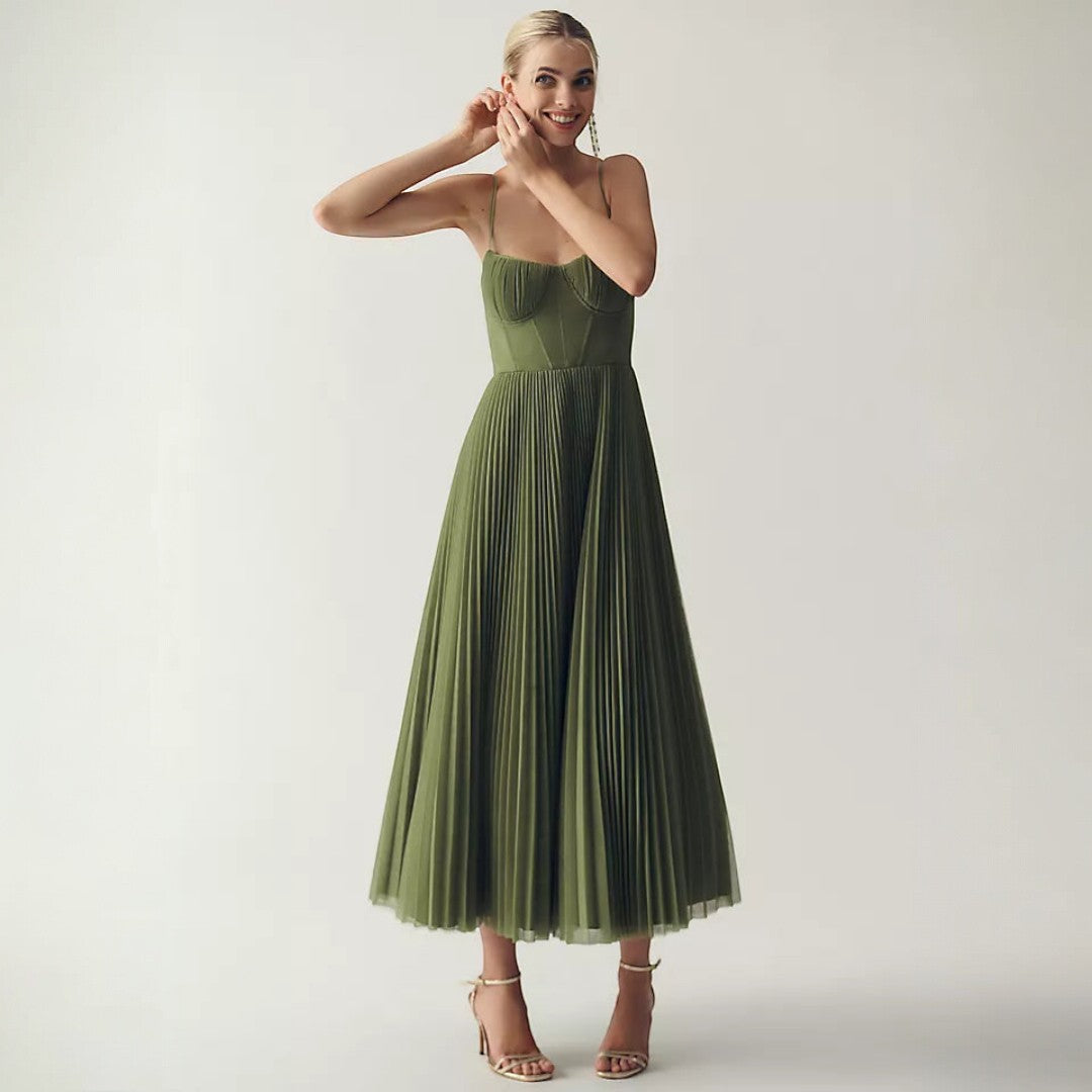 Aava | Elegantti Mekko Viehätysvoimalla